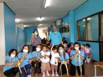 สานใบมะพร้าวลูกตะกร้อ