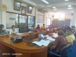 ประชุมพนักงานเทศบาลเพื่อติดตามการปฏิบัติงานและวางแผน