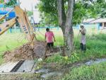ดำเนินการซ่อมแซมท่อจ่ายน้ำประปาแตก บริเวณ หน้าโรงเรียนบ้านหน