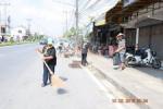 จิตอาสา ร่วมพัฒนาริมถนนฝั่งตะวันออก